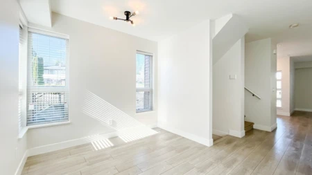 Kitchen Photo of 1 70 Seaview Drive Drive, Port Moody, BC