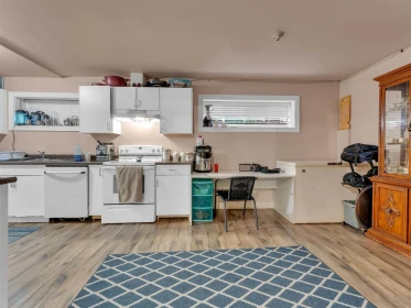 Kitchen Island Photo of 2910 2912 Babich Street, Abbotsford, BC