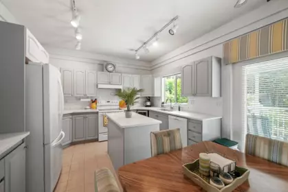 Kitchen Island Photo of 6027 192 Street, Surrey, BC