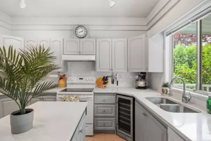 Kitchen Photo of 6027 192 Street, Surrey, BC