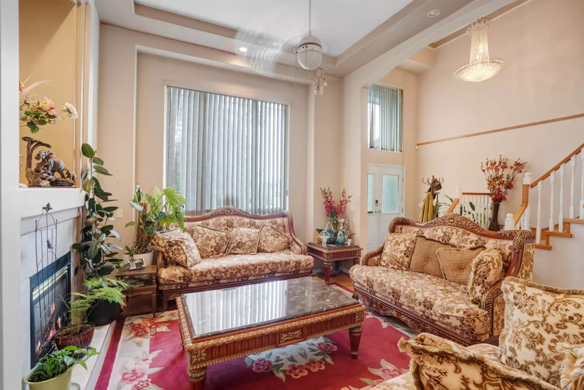 Family Room Photo of 15829 87a Avenue, Surrey, BC