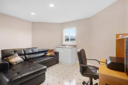 Powder Room Photo of 15829 87a Avenue, Surrey, BC