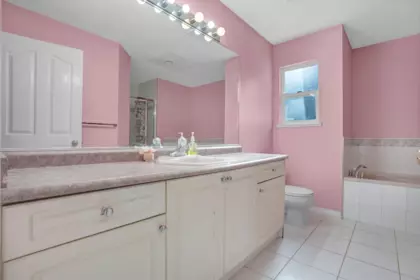 Walk-In Closet Photo of 15829 87a Avenue, Surrey, BC