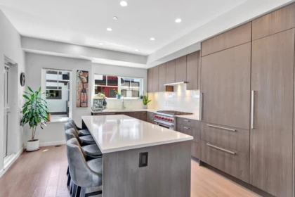 Kitchen Island Photo of 143 19451 Sutton Avenue, Pitt Meadows, BC