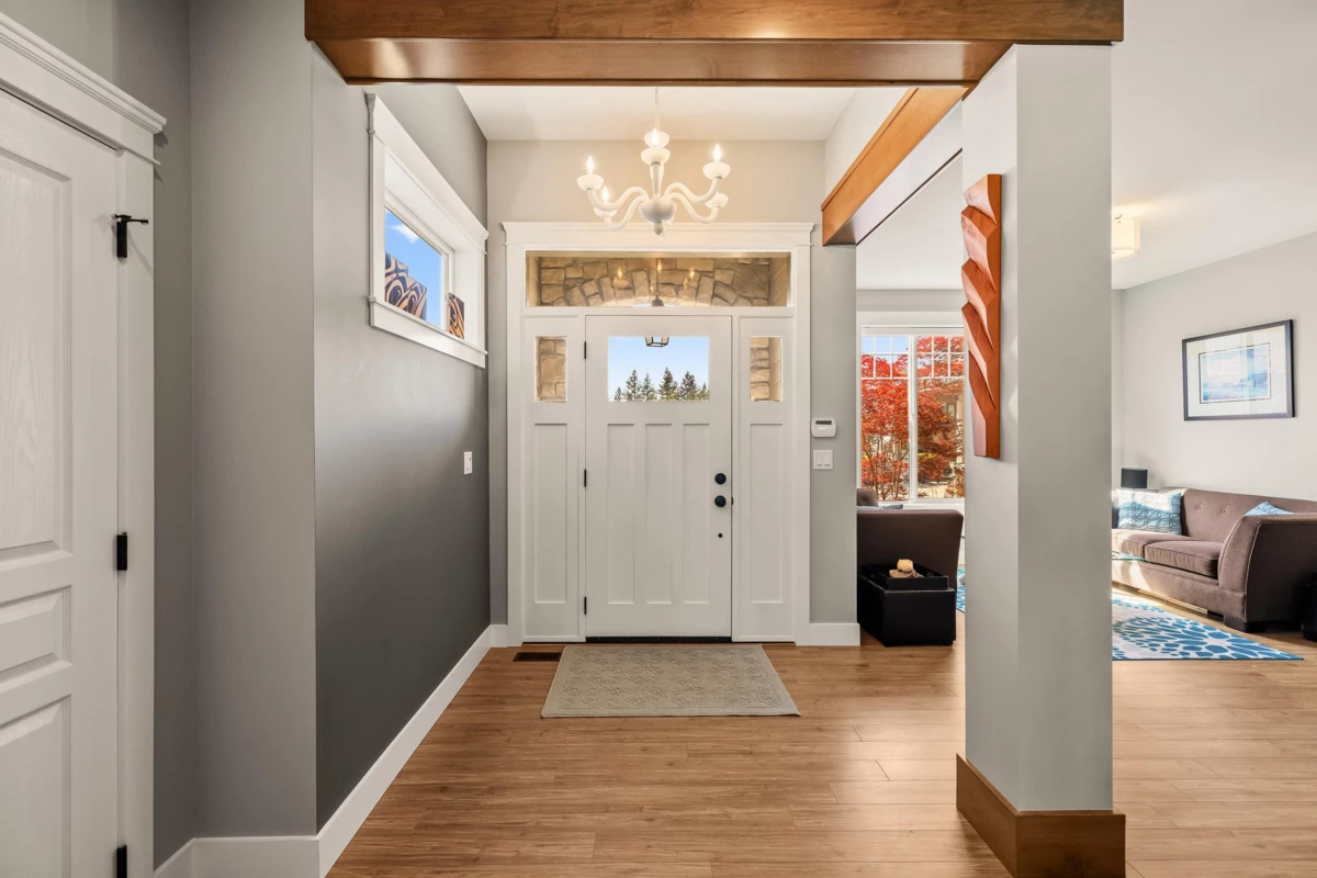 Family Room Photo of 23430 Cross Road, Maple Ridge, BC