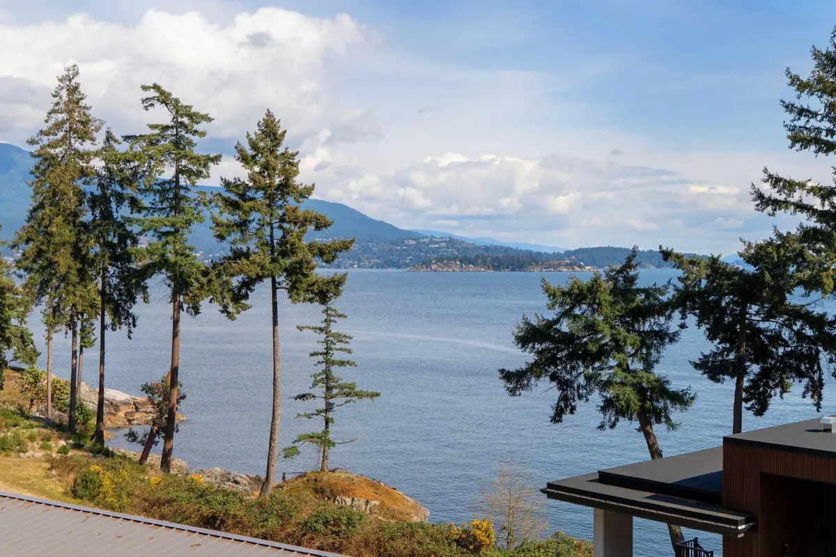 Living Room Photo of 242 Shore Lane, Bowen Island, BC