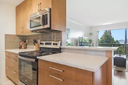 Kitchen Island Photo of 222 340 W 3rd Street, North Vancouver, BC