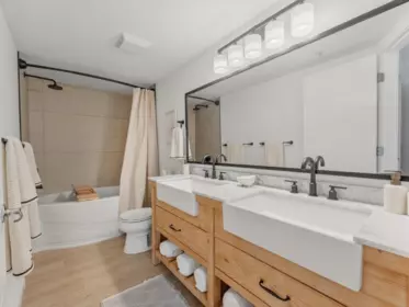 Guest Bathroom Photo of 104 365 E 1st Street, North Vancouver, BC
