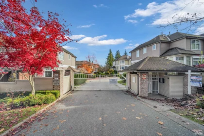 Entry Foyer Photo of 22 5950 Oakdale Road, Burnaby, BC