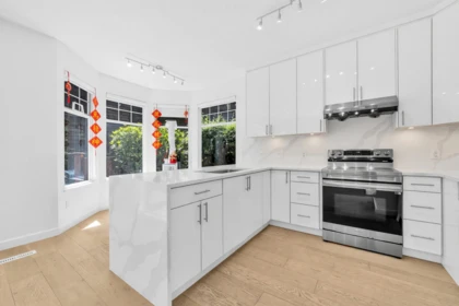 Kitchen Photo of 22 5950 Oakdale Road, Burnaby, BC