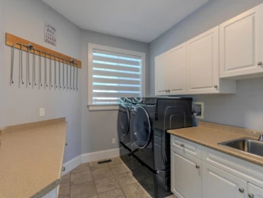 Hallway Photo of 36412 Carnarvon Court, Abbotsford, BC