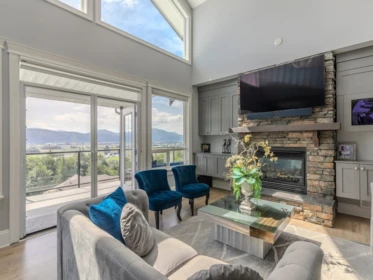 Kitchen Island Photo of 36412 Carnarvon Court, Abbotsford, BC