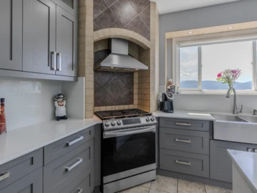Powder Room Photo of 36412 Carnarvon Court, Abbotsford, BC