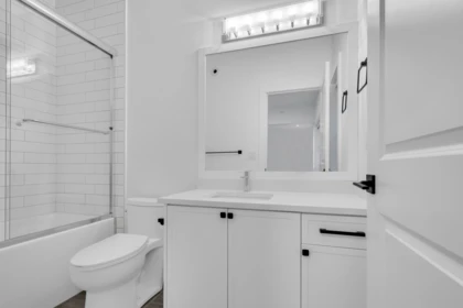 Hallway Photo of 4 32970 Tunbridge Avenue, Mission, BC