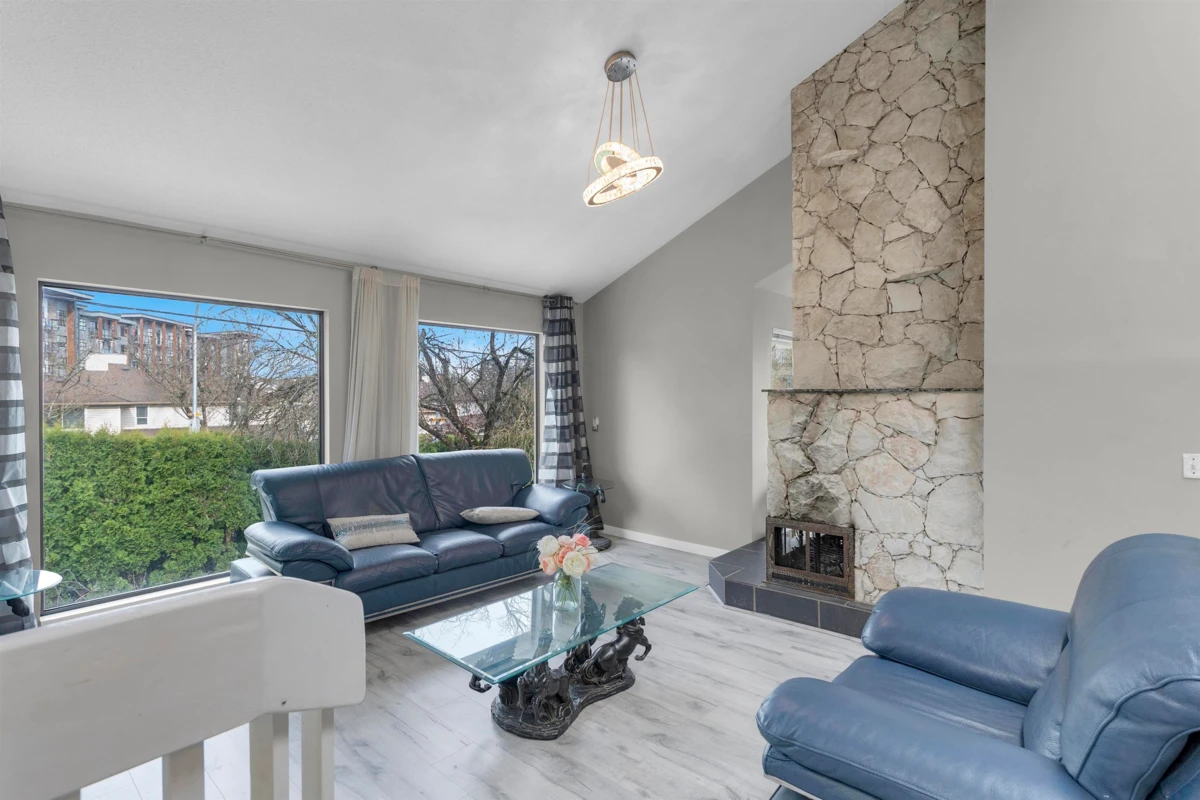 Living Room Photo of 11895 Chateau Wynd, Delta, BC