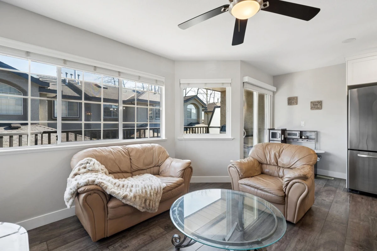 Family Room Photo of 33 22488 116 Avenue, Maple Ridge, BC