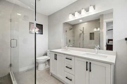 Walk-In Closet Photo of 33 22488 116 Avenue, Maple Ridge, BC
