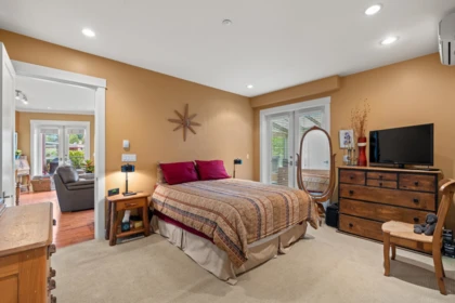 Breakfast Nook Photo of 205 6688 Royal Avenue, West Vancouver, BC