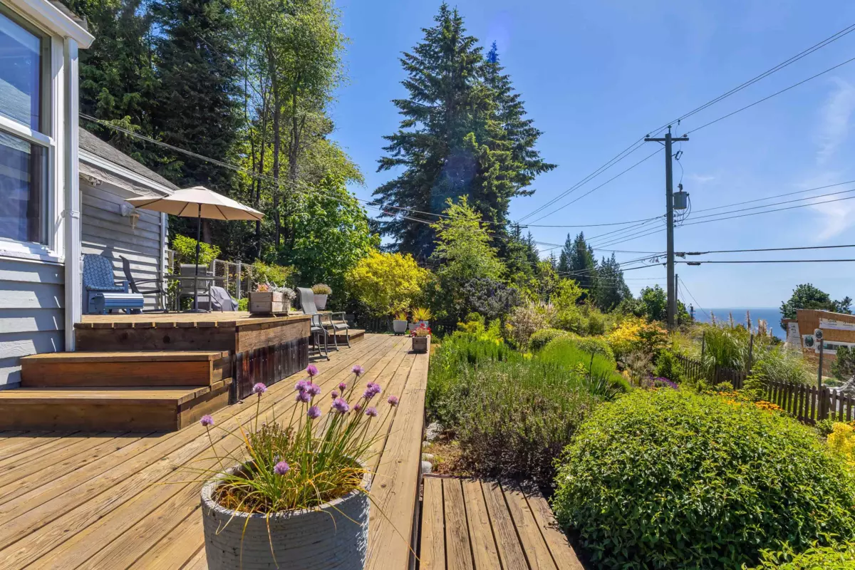 Living Room Photo of 7974 Redrooffs Road, Halfmoon Bay, BC