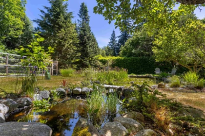 Garden / Landscaping Photo of 7974 Redrooffs Road, Halfmoon Bay, BC