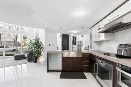 Breakfast Nook Photo of 1106 Hornby Street, Vancouver, BC
