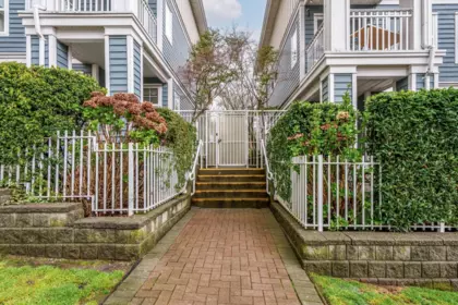 Hallway Photo of 49 123 SEVENTH STREET, New Westminster BC V3M 6Y2