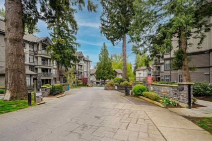 204 33328 Bourquin Crescent, Abbotsford, BC, Abbotsford — Apartment/Condo for sale