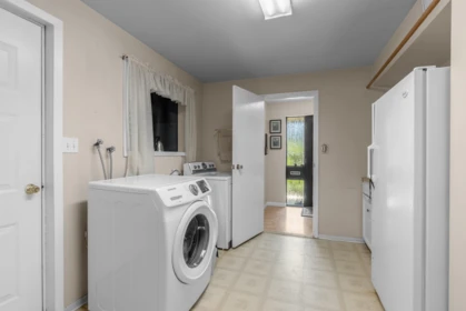 Basement Recreation Room Photo of 6680 Coltsfoot Drive, Richmond, BC