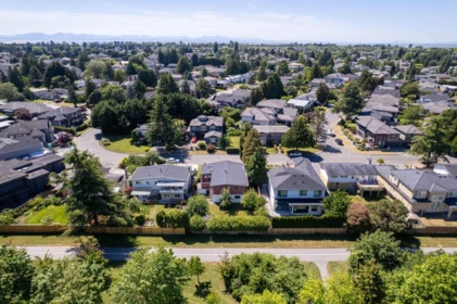 Swimming Pool Photo of 6680 Coltsfoot Drive, Richmond, BC