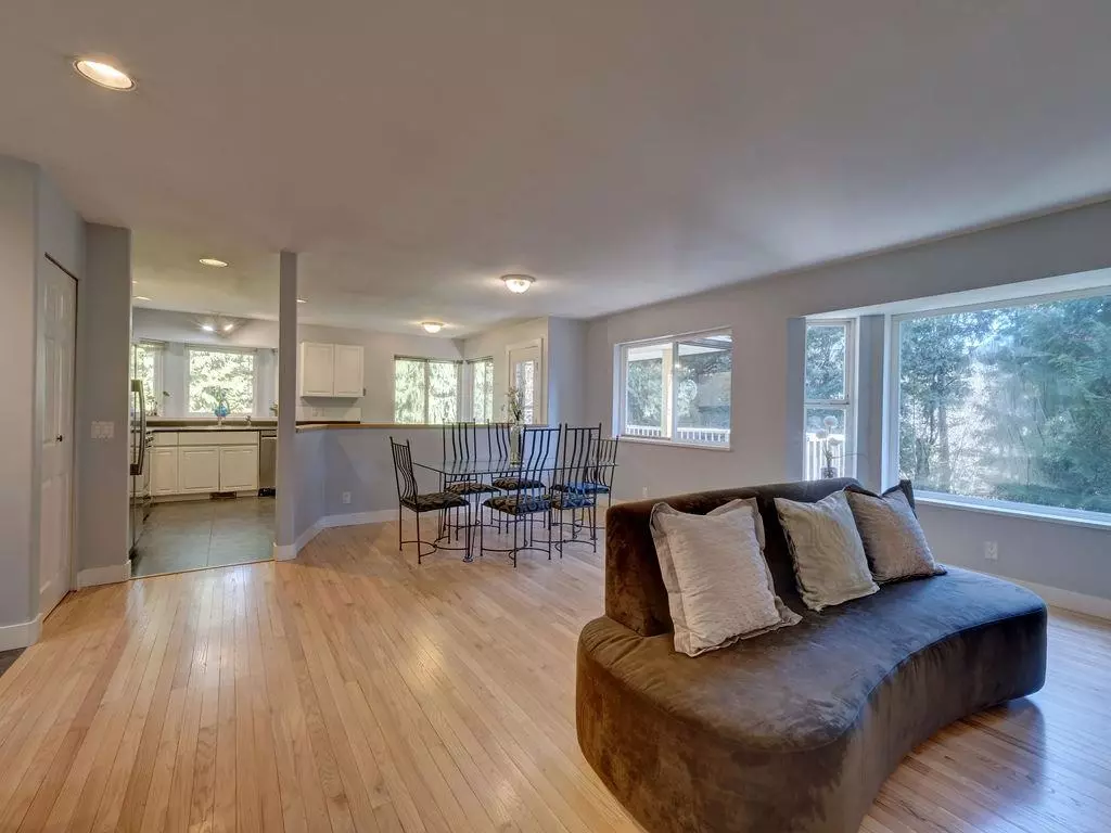 Living Room Photo of 7629 Redrooffs Road, Halfmoon Bay, BC