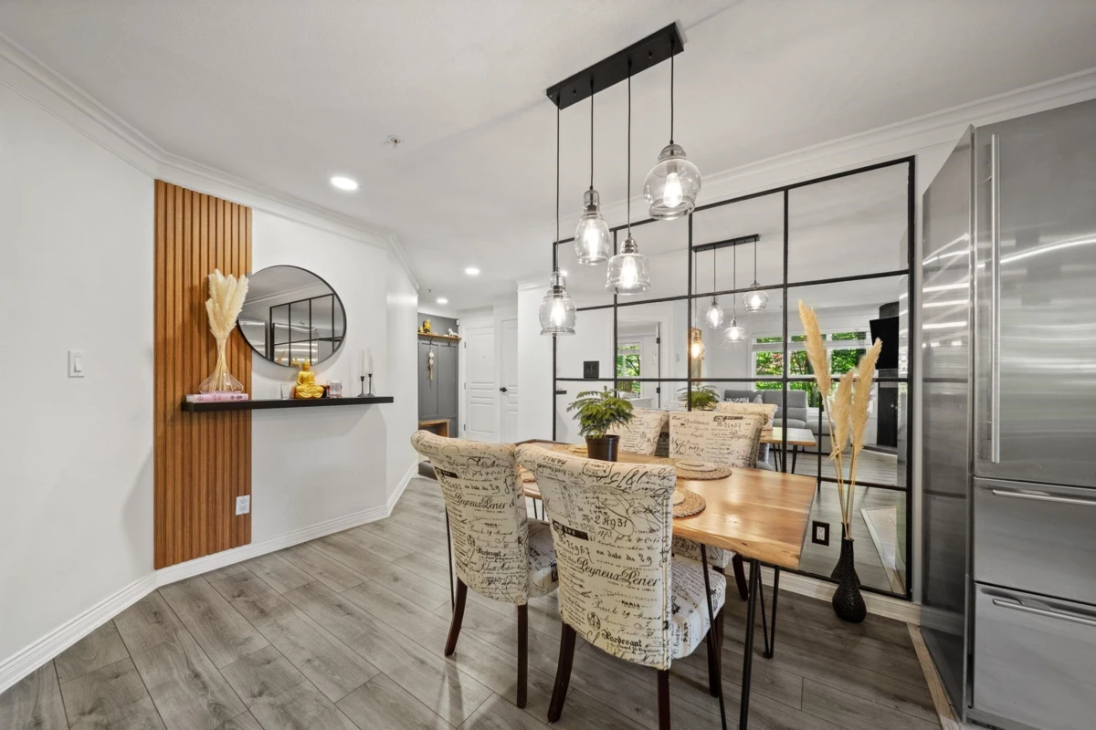Living Room Photo of 303 8115 121a Street, Surrey, BC