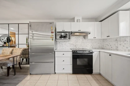 Kitchen Island Photo of 303 8115 121a Street, Surrey, BC