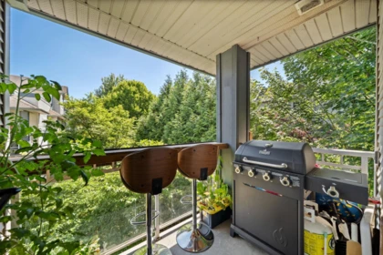 Laundry Room Photo of 303 8115 121a Street, Surrey, BC