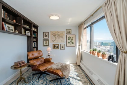 Entry Foyer Photo of 1504 6631 Minoru Boulevard, Richmond, BC