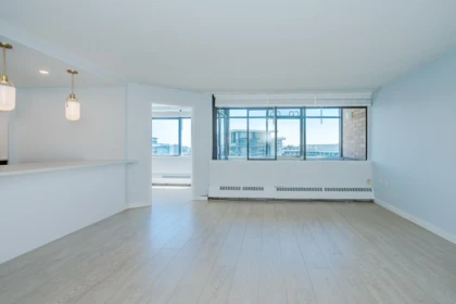 Kitchen Island Photo of 1504 6631 Minoru Boulevard, Richmond, BC