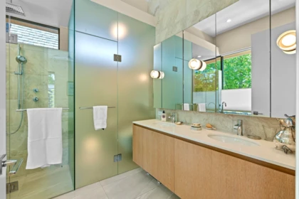 Guest Bathroom Photo of 4001 W 32nd Avenue, Vancouver, BC