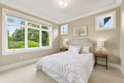 Swimming Pool Photo of 12576 26a Avenue, Surrey, BC