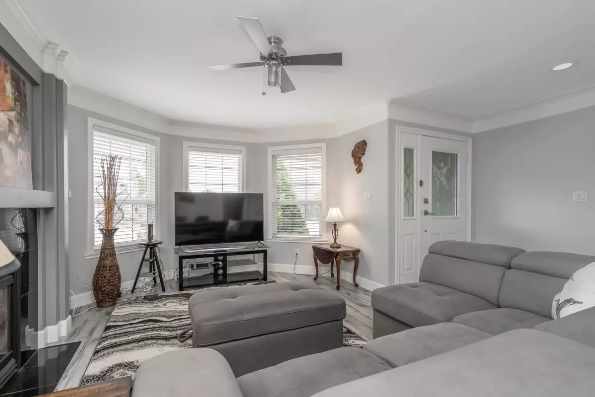 Living Room Photo of 5821 188 Street, Surrey, BC