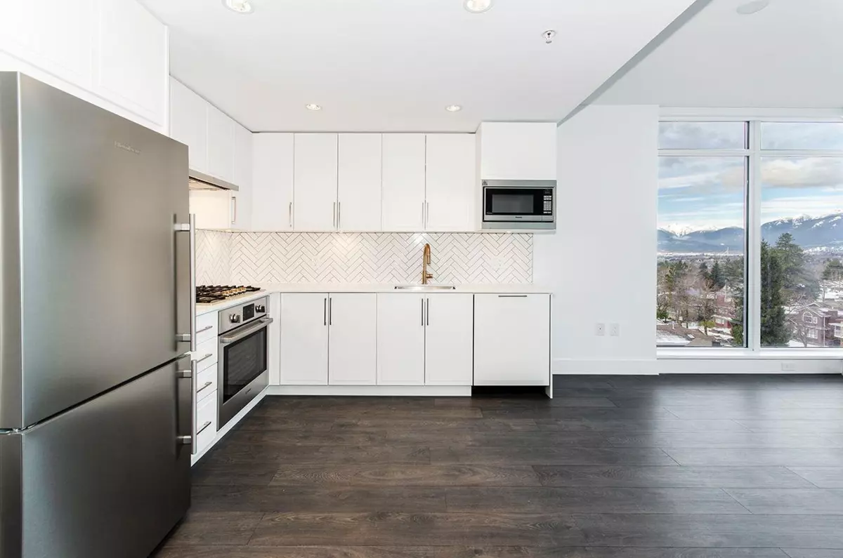 Dining Area Photo of 808 2435 Kingsway Street, Vancouver, BC