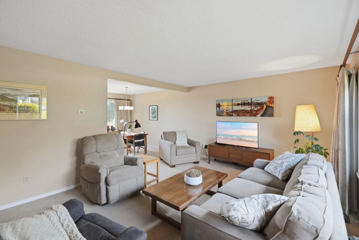 Family Room Photo of 8099 Wiltshire Place, Delta, BC