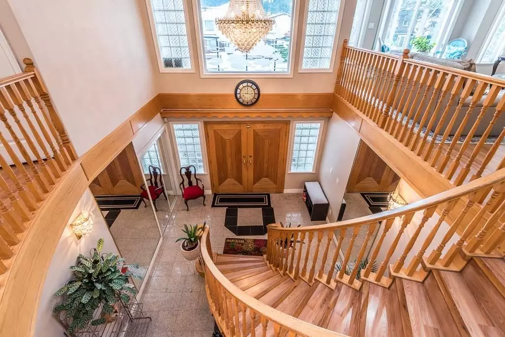 Living Room Photo of 37979 Fifth Avenue, Squamish, BC