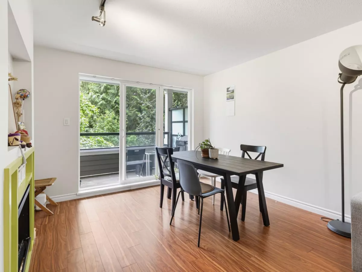 Dining Area Photo of 202 6888 Southpoint Drive, Burnaby, BC