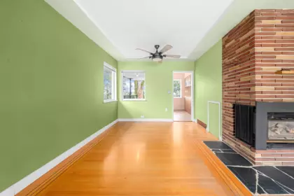 Breakfast Nook Photo of 753 E 9th Street, North Vancouver, BC