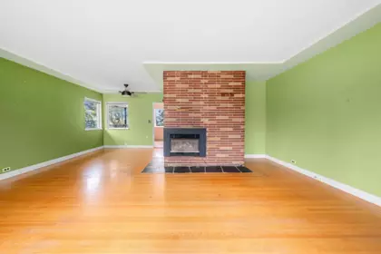 753 E 9th Street, North Vancouver, BC, North Vancouver — Single Family Residence for sale