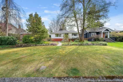 753 E 9th Street, North Vancouver, BC, North Vancouver — Single Family Residence for sale