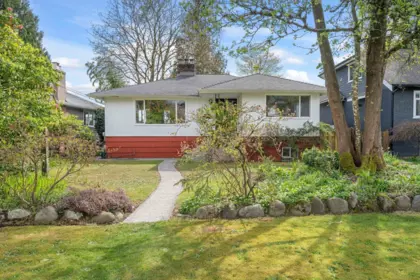 753 E 9th Street, North Vancouver, BC, North Vancouver — Single Family Residence for sale