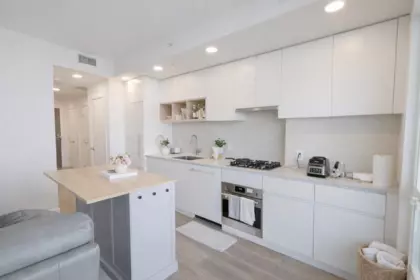 1003 4433 Alaska Street, Burnaby, BC, Burnaby — Apartment/Condo for sale