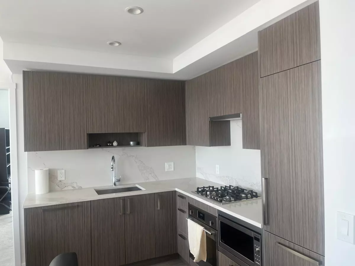 Family Room Photo of 4101 13350 Central Avenue, Surrey, BC