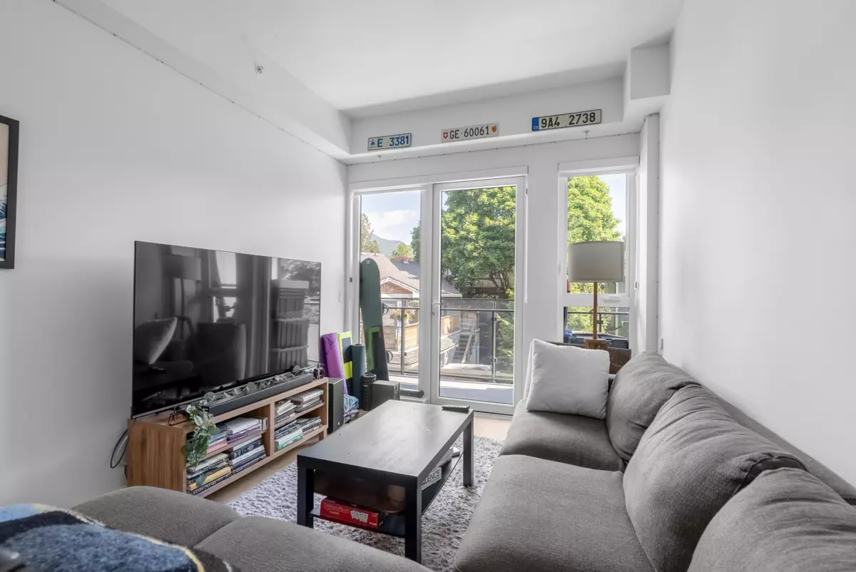 Dining Area Photo of 317 422 E 3rd Street, North Vancouver, BC