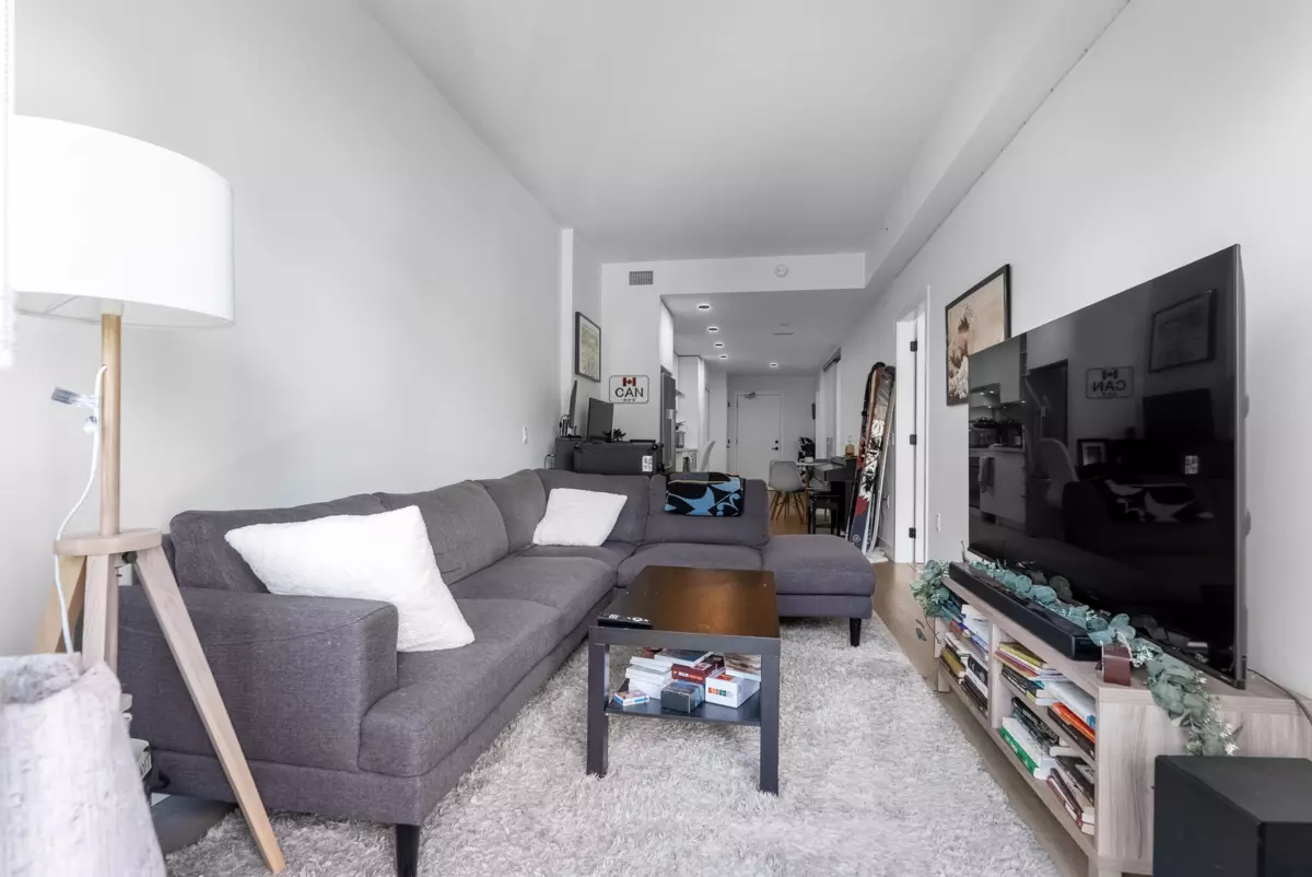 Living Room Photo of 317 422 E 3rd Street, North Vancouver, BC